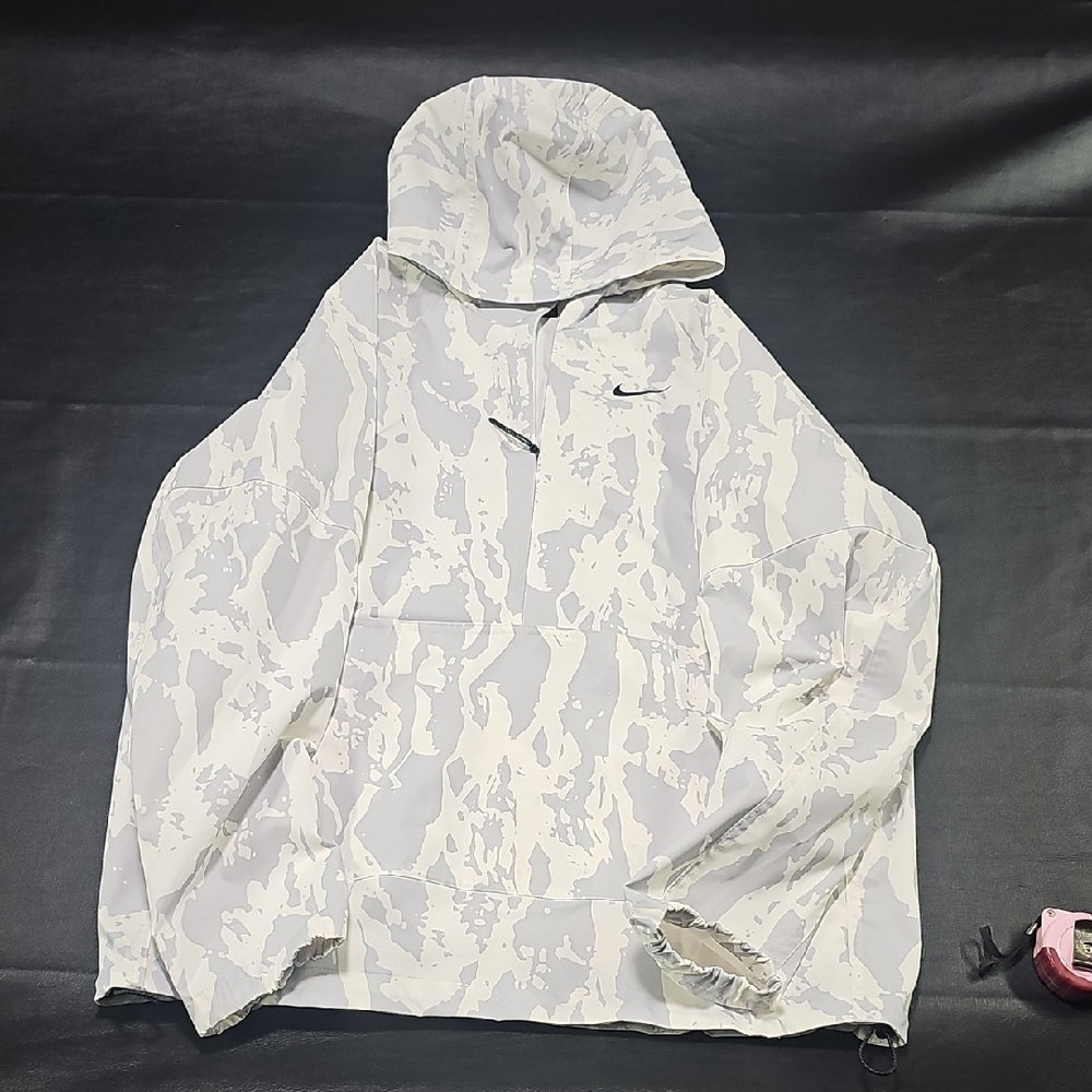 Nike Golf Camouflage Hooded Jacket - Gray and White